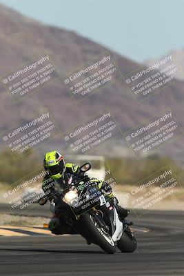 media/Oct-30-2025-Racers Edge (Thu) [[dabbdaf680]]/3-B Group/Session 2 (Turn 14)/